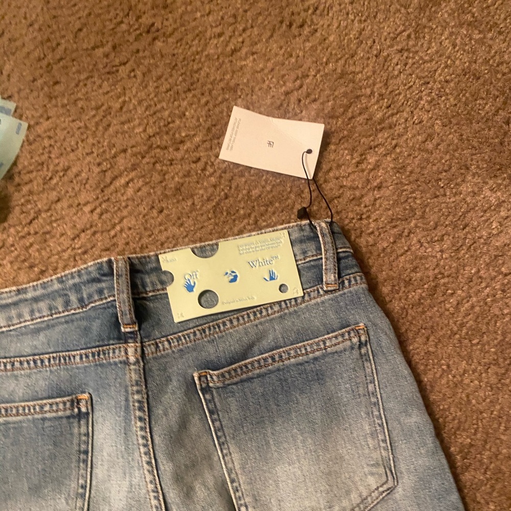 Off white womens jeans size 28 bran new with tags